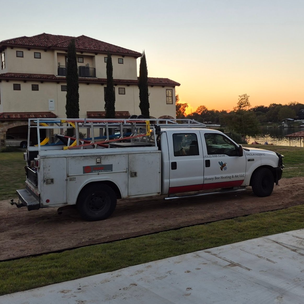 Honey Bee Heating and Air, LLC HVAC service and AC equipment.